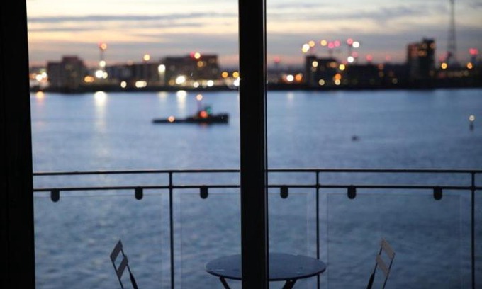 Nine Elms Apartment | Luxury Riverside Penthouse