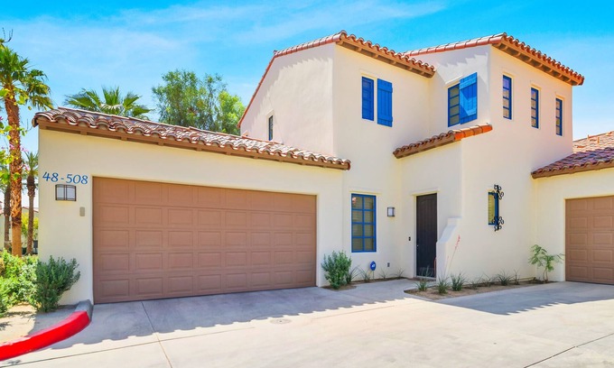 La Quinta House | LV314 Stylish 3BR-4BA Legacy Villas Townhome