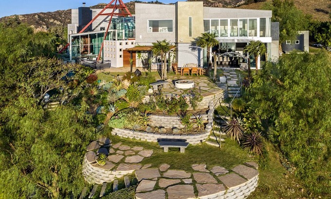 Malibu House | Malibu Playhouse with Panoramic Ocean Views!