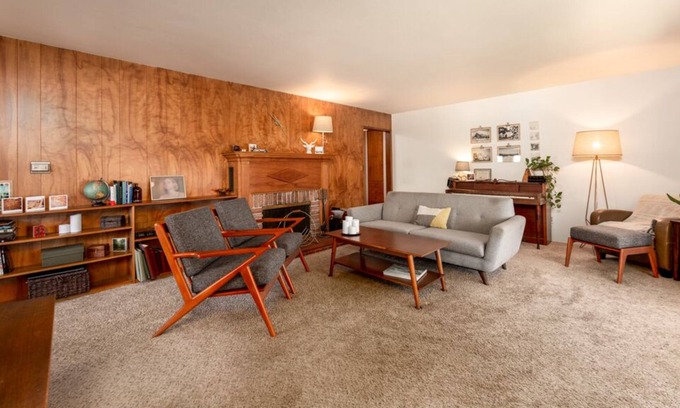 Northwest Anaheim House | Mid-Century Modern 3bd Home near SNA, Angels Stadium & Disneyland