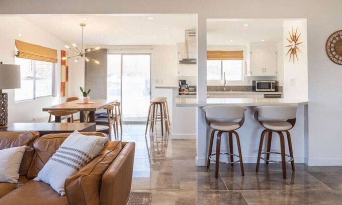 Indian Cove House | Midcentury 2 King Beds luxurious amenities+redone