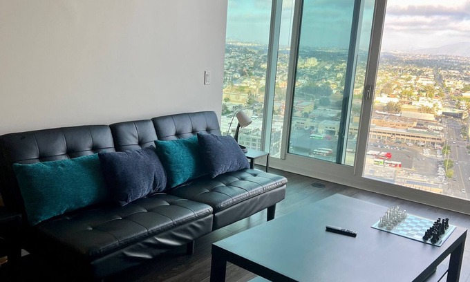East Village Apartment | Minutes away Petco Park Gaslamp