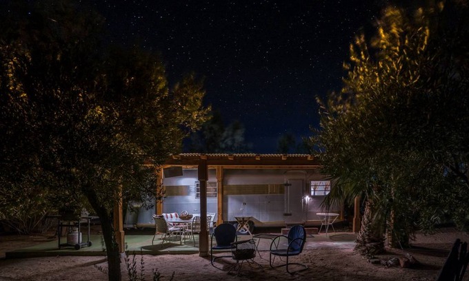 Twentynine Palms House | Mobile home ∙ 1 bedroom ∙ 2 guests