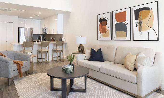 Lincoln Acres Apartment | Modern Apartment in Prime Location (ID6738X99)
