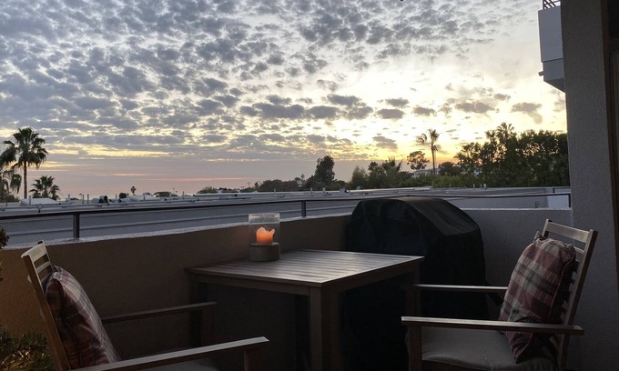 Pacific Palisades Condo | Modern Condo with Balcony Ocean Views in Desirable Pacific Palisades