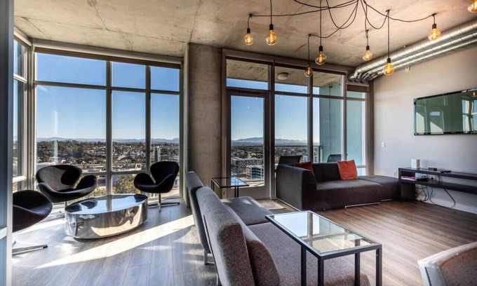 Smart Corner Condo | Modern Downtown SD Apartment Stunning City Views