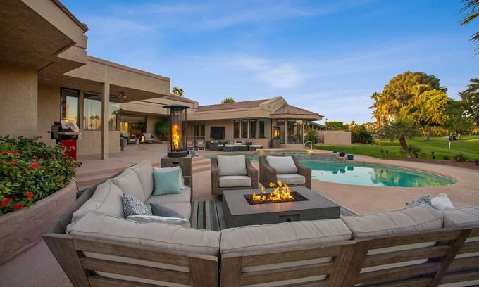 Bermuda Dunes House | Modern Luxury Oasis Home