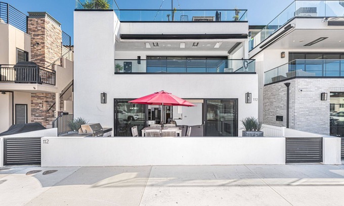 West Newport Condo | Modern Ocean View Beauty | Air Conditioning | Fabulous Indoor/Outdoor Living | 1 Block to the Beach!