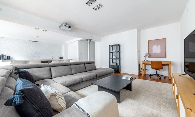 Bunhill Apartment | Modern Trendy Clerkenwell 2BR, nr. Barbican, by Blueground
