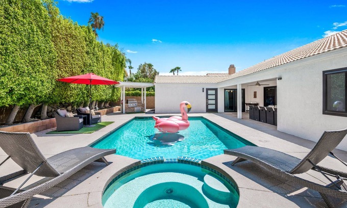 Cathedral City House | Modern Villa 6bd 4bath POOL HOUSE 30 Day Min