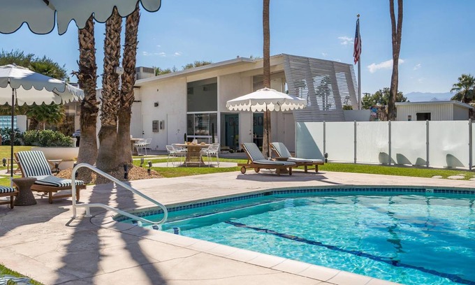 Desert Park Estates House | Monkey Tree Hotel 14