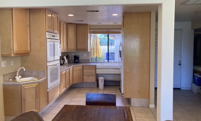 Rancho Mirage Condo | Monterey CC - central Palm Desert location.Short termPermit Number: STR2023-0461