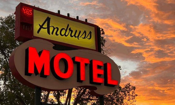 Walker Hotel | Motel ∙ 11 guests