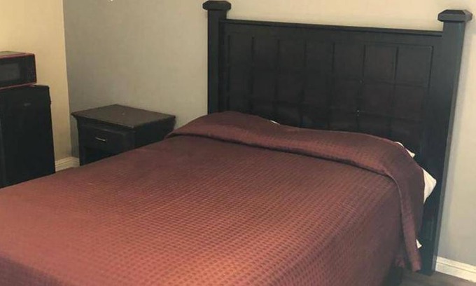 Norwalk Hotel | Motel ∙ 2 guests