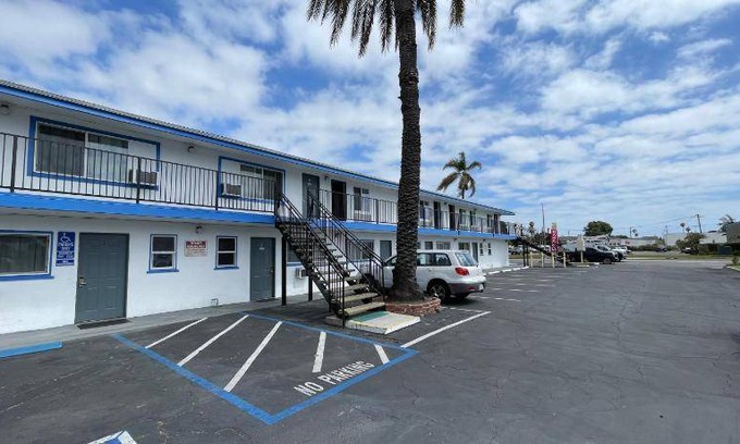Costa Mesa Hotel | Motel ∙ 3 guests