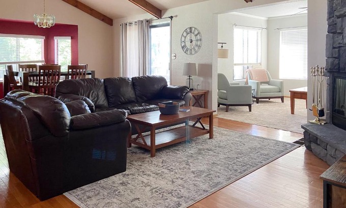 Groveland House | Mountain Lake Retreat