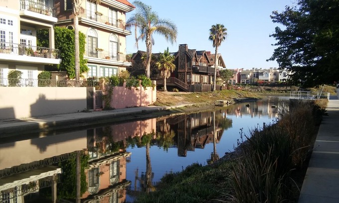 Marina Peninsula Apartment | Must See! On the Marina Canals & Steps to The Famous Venice Beach Boardwalk