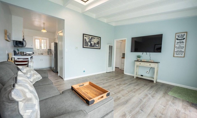 Beach Barber Tract Condo | Nautical Ocean View Unit! Walk to Windansea! - Ocean Views!