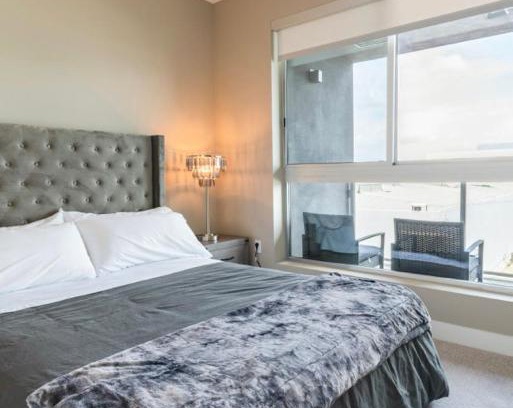 Beverly Hills Apartment | New Construction Modern Luxury Views Pool & Patio an