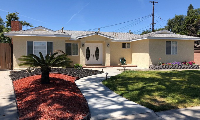 Fullerton House | Nice and comfort 3/2 house 10 minutes to Disneyland or Knotts