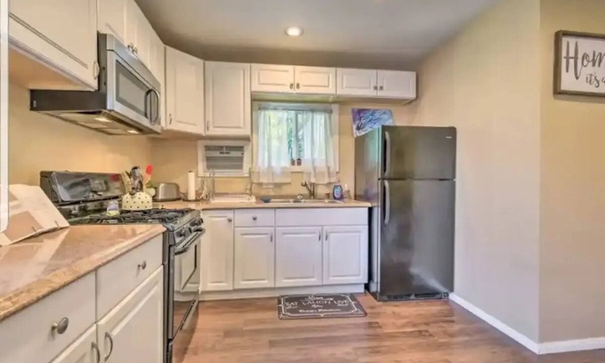Inglewood Apartment | Oasis Studio with private yard