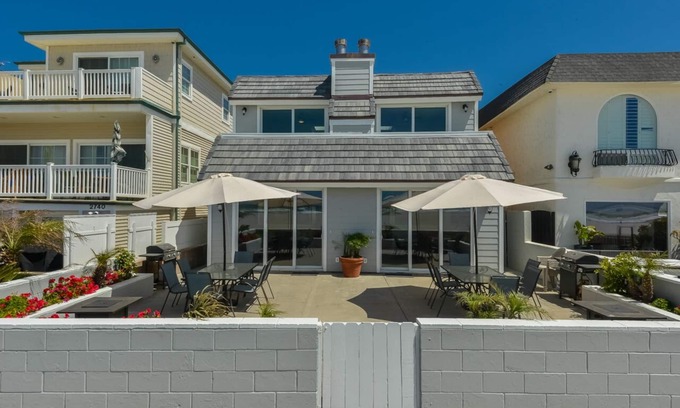 South Mission Beach Condo | Oceanfront South Mission Beach Vacation Rental on the Sand 2737