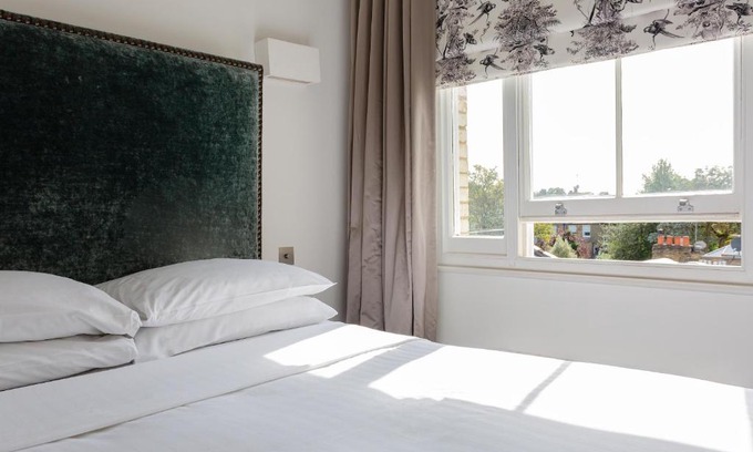 South Kensington Apartment | Onslow Gardens XXII by Onefinestay