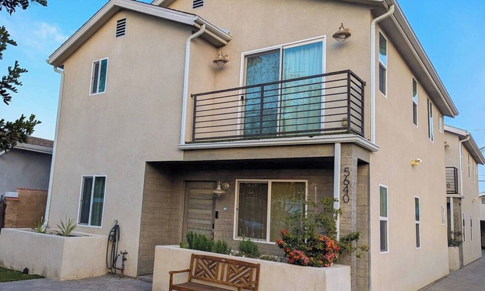NoHo Arts District House | Perfect stay for Halloween Horror Nights!