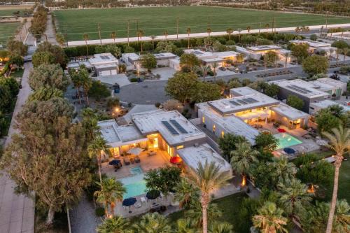 La Quinta House | Polo Villa 1 by AvantStay Features Expansive Pool, Spa & Outdoor Firepit 260-322 5 Bedrooms