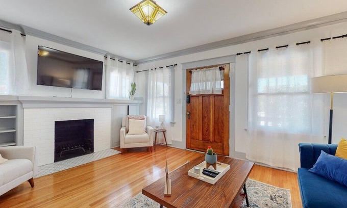 Alhambra House | Prime Location | South Pasadena, DTLA & Cal Tech