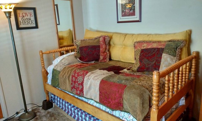 California Hot Springs Resort | Private room ∙ 1 guest