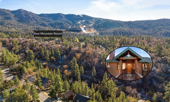 Upper Moonridge Cabin | Private HOT TUB! 5 STAR LOG HOME with Ski Slope & Tree Top VIEWS!