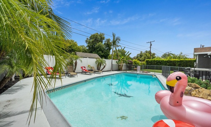Anaheim Colony Historic District House | Private Pool Home- Near Disney - Fun Home