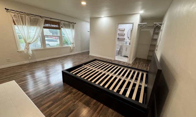 Lakewood Village Resort | Private room ∙ 1 guest