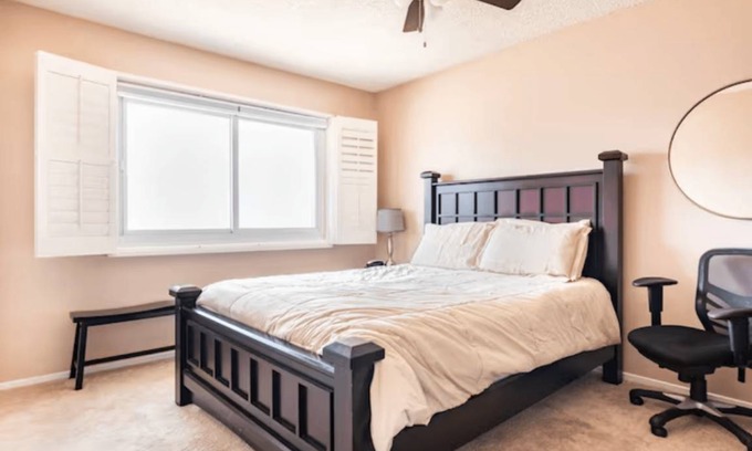 Los Angeles Resort | Private room ∙ 1 guest