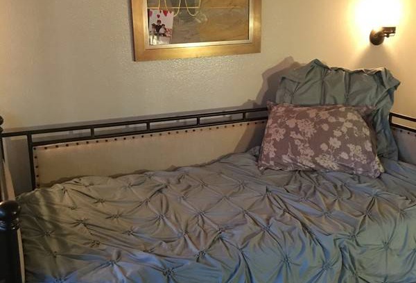 Crestline Resort | Private room ∙ 1 guest