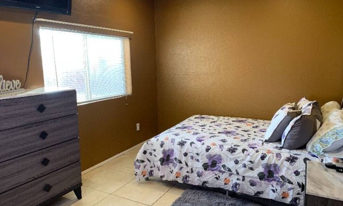 Lancaster Resort | Private room ∙ 1 guest