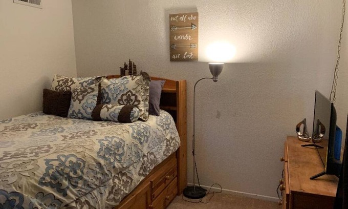 Lancaster Resort | Private room ∙ 1 guest