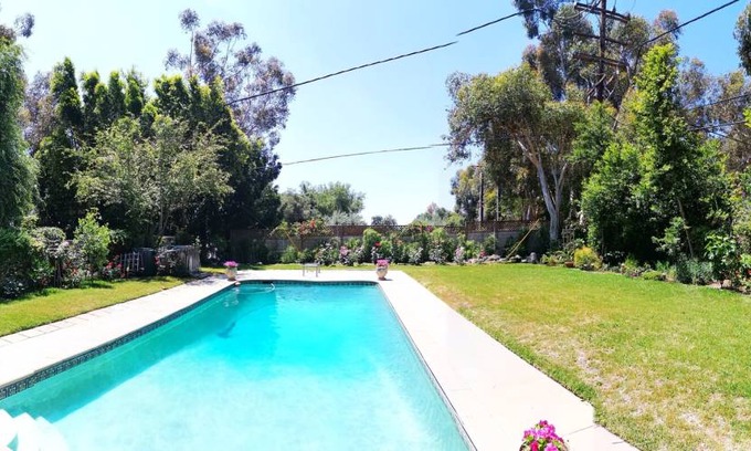 Altadena Resort | Private room ∙ 1 guest