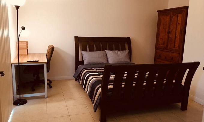 Downtown Resort | Private room ∙ 1 guest