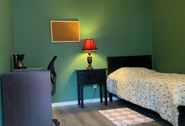 Burbank Resort | Private room ∙ 1 guest