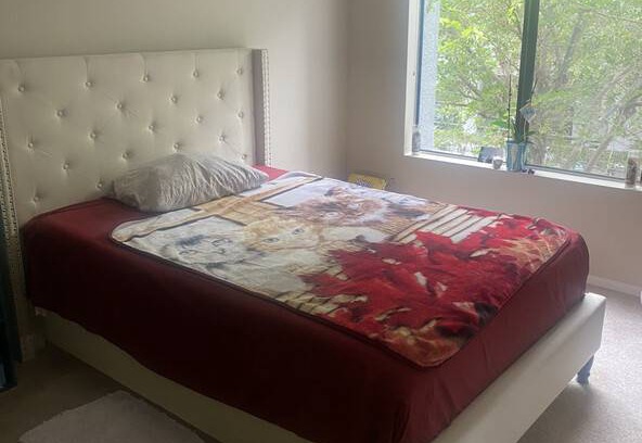 Downtown Burbank Resort | Private room ∙ 1 guest