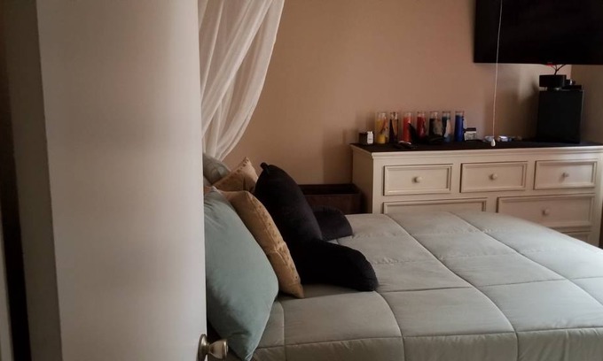 Corona Resort | Private room ∙ 1 guest