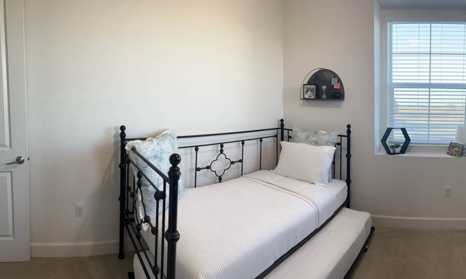 Bethel Island Resort | Private room ∙ 1 guest