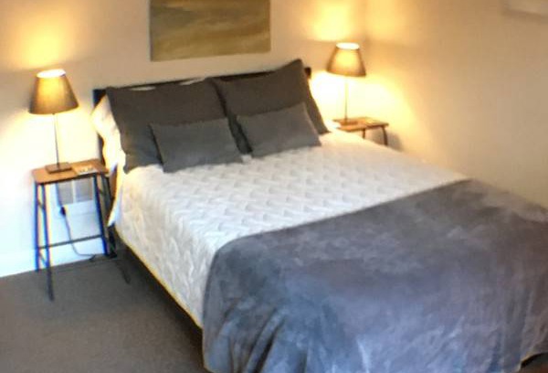 Point Richmond Resort | Private room ∙ 2 guests