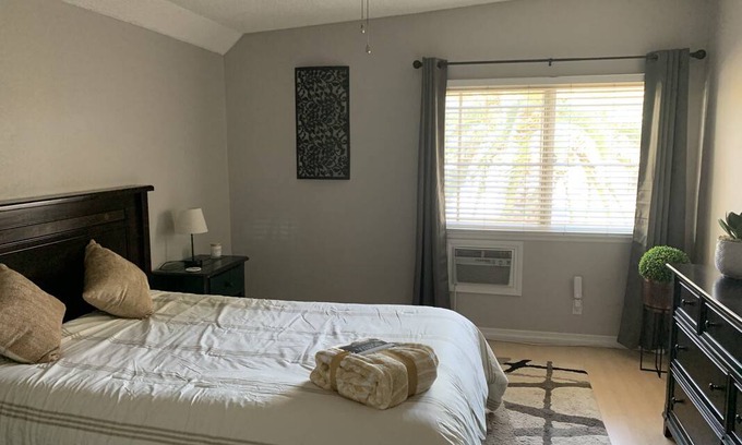 Valencia Resort | Private room ∙ 1 guest