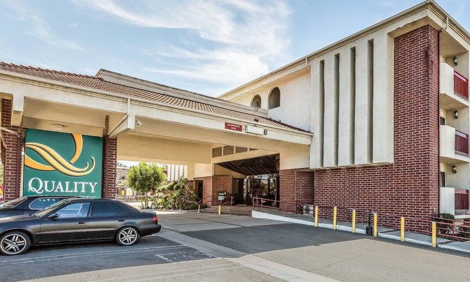 Lake Forest Hotel | Quality Inn & Suites Irvine Spectrum