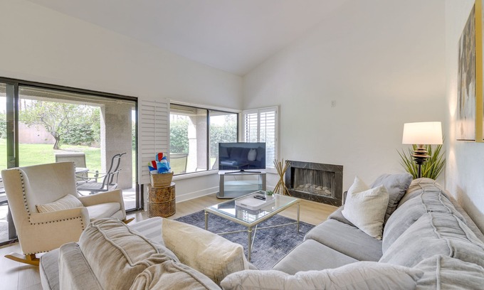 Palm Desert Condo | Quiet Palm Desert Condo: Workspace & Pool Access!