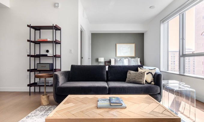 Bunker Hill Apartment | Rad Downtown Studio w/Gym, Pool, near Metro Center, by Blueground