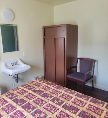Huntington Park Hostel | Randolph Hotel